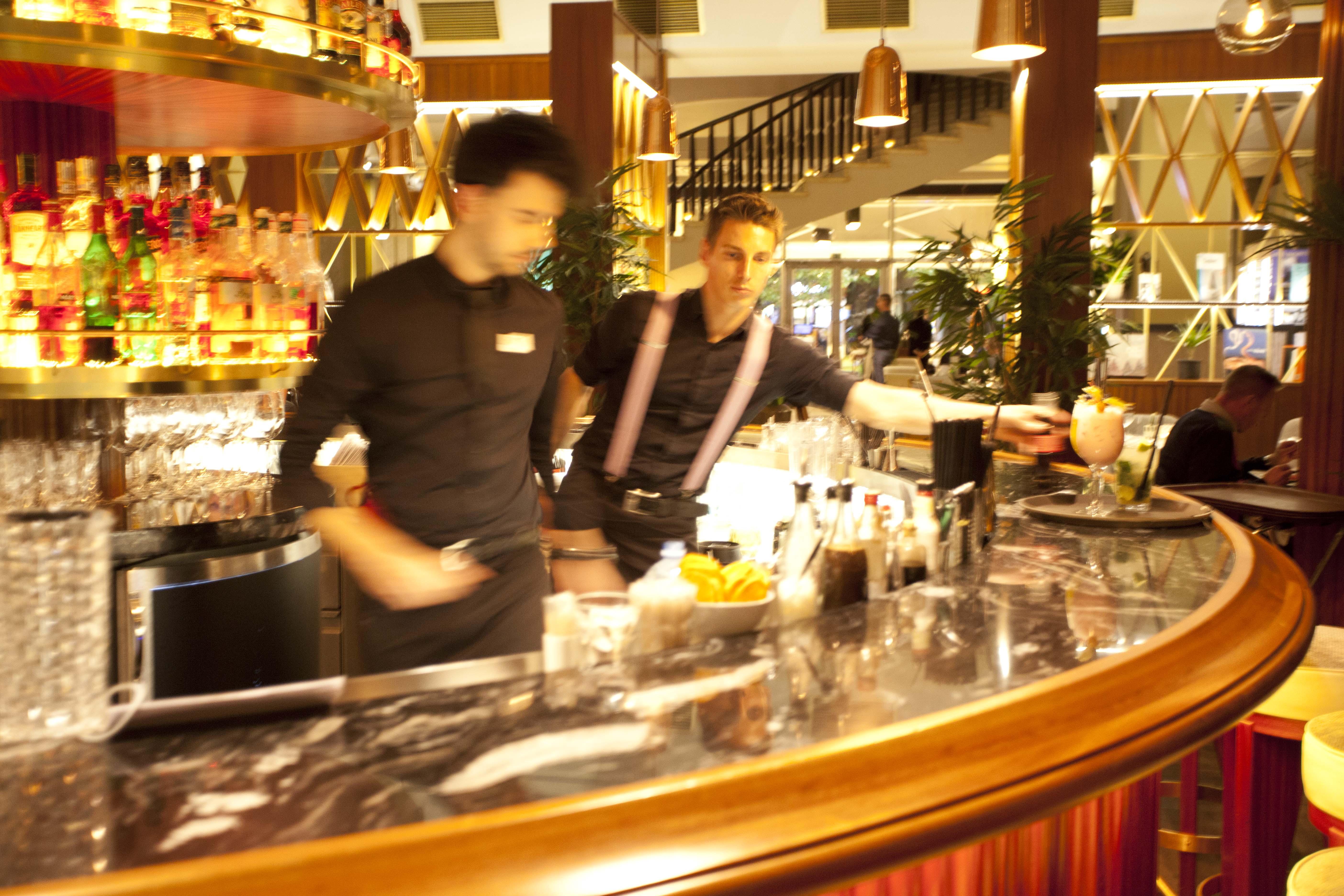 Jalta Boutique Hotel Praga Exterior foto A bar in a hotel