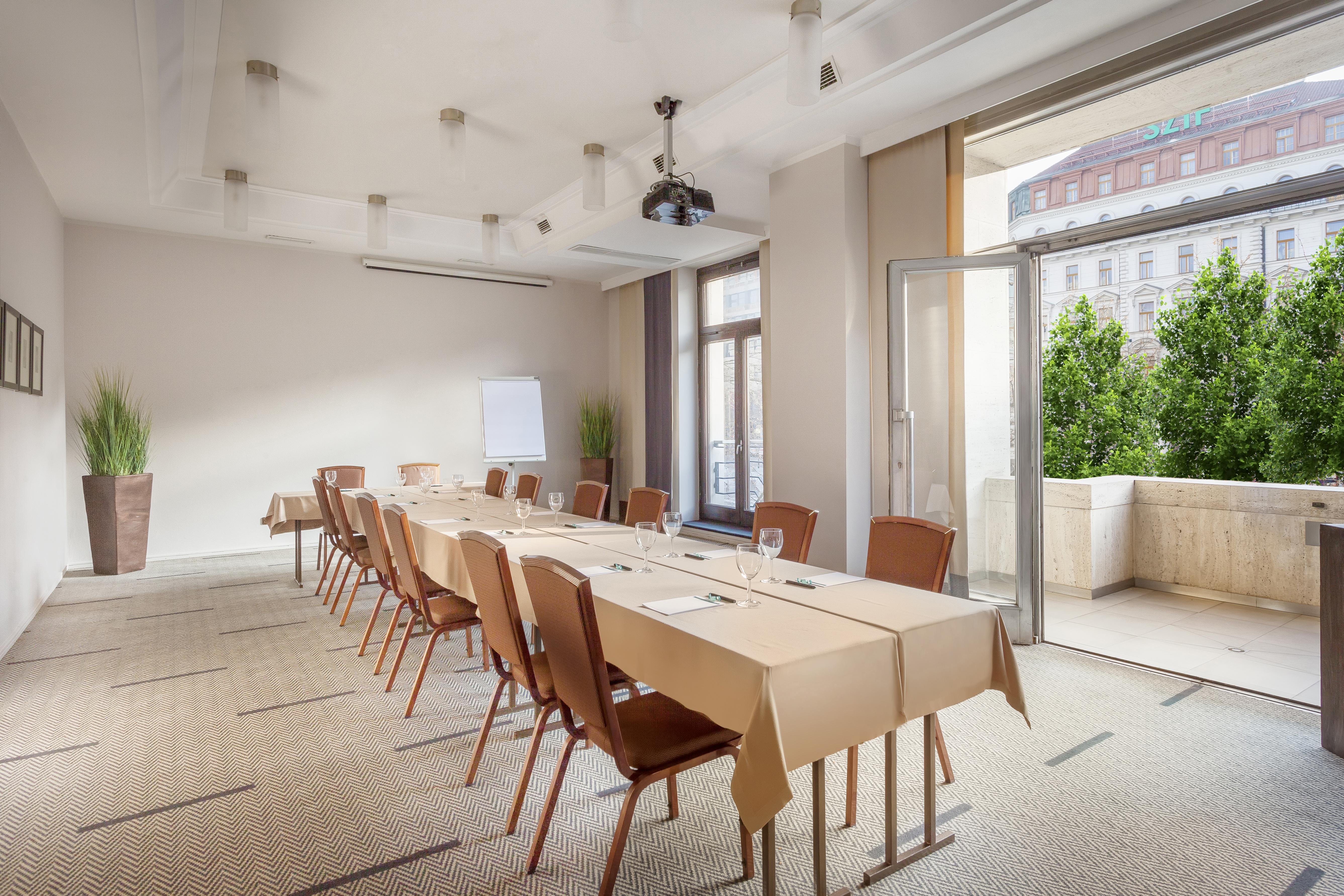 Jalta Boutique Hotel Praga Exterior foto Meeting room