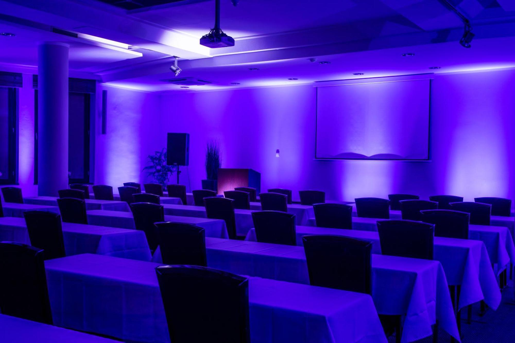 Jalta Boutique Hotel Praga Exterior foto The auditorium