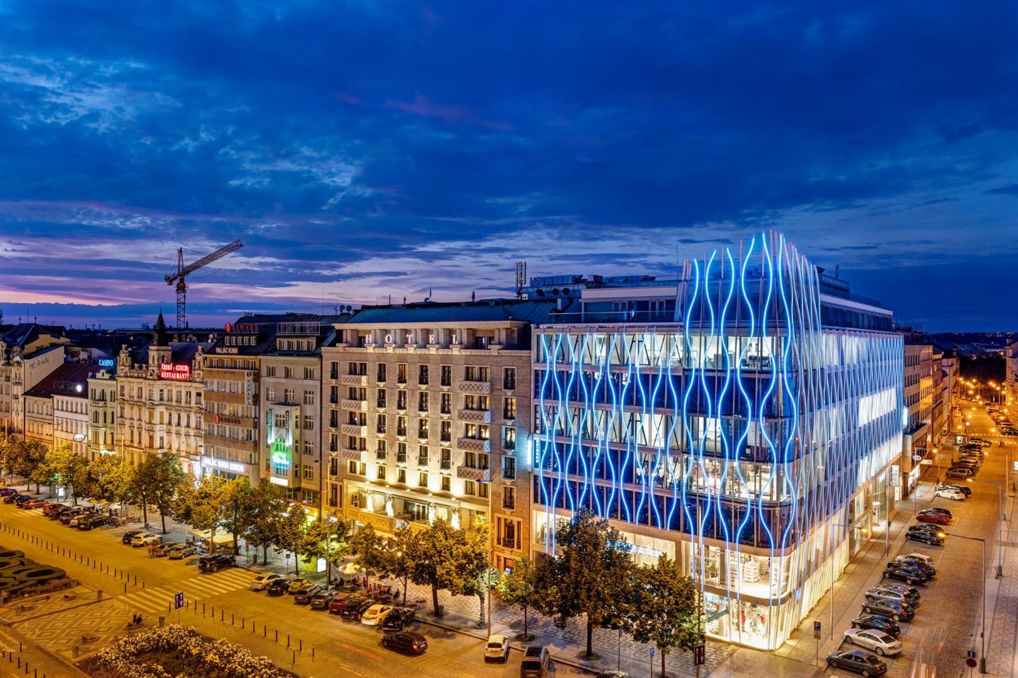 Jalta Boutique Hotel Praga Exterior foto The building of the university library